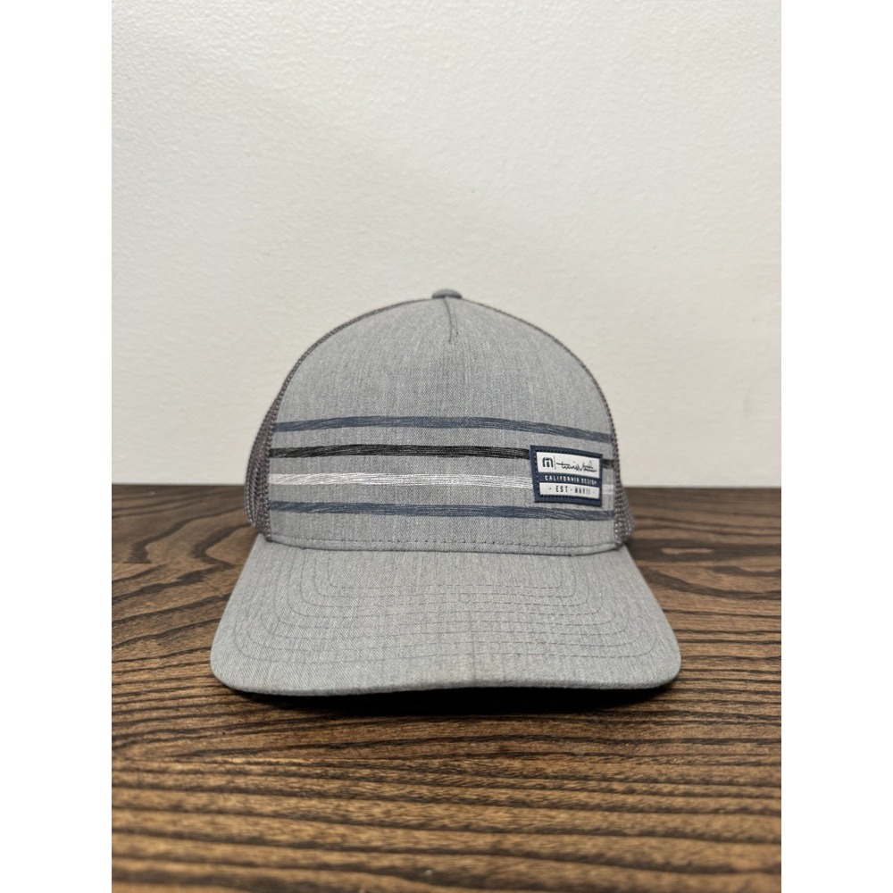 TravisMathew Mens Flexfit Trucker Hat S/M Gray Striped Mesh Golf Baseball Cap
